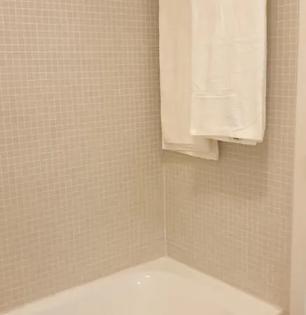 Ferienwohnung 5Min Walk From Subway Station & Free Parking Lissabon Exterior foto